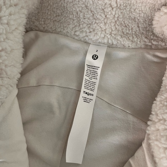 Cozy Cream Color Sherpa Lululemon Jacket - Picture 5 of 8